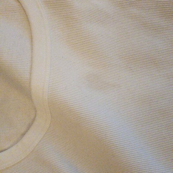 Uniqlo White ribbed Tank size XL, Cotton. Okay Condition - Picture 4 of 4